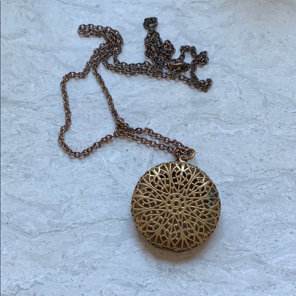 Urban outfitters circle locket gold/copper boho